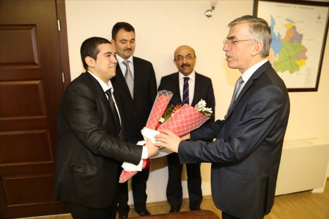 Aksaray Öğrenci Meclisi Başkanından Vali Şeref Ataklıya Ziyaret
