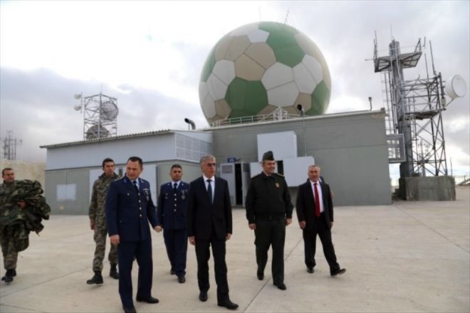 Vali Şeref Ataklı Hava Radar Kıta Komutanlığını ziyaret etti