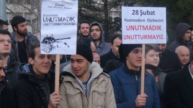 Aksaray`da 28 Şubat Protestosu