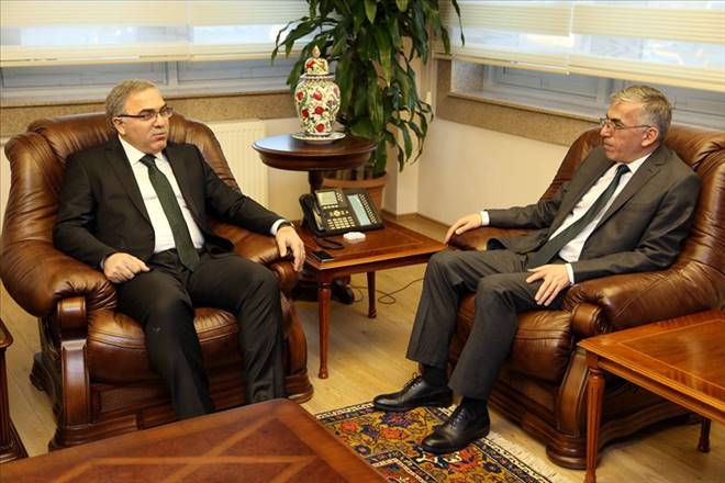 TOKİ Başkanı M.Ergün Turan Vali Şeref Ataklı`yı ziyaret etti.