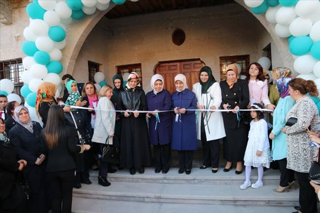 Sare Davutoğlu, Kadin Koordinasyon Merkezi`nin Açılışını Gerçekleştirdi