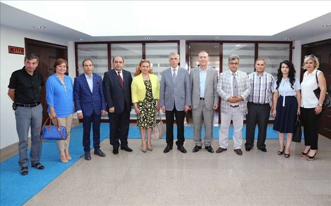 Türk-Irak Sanayicileri ve İşadamları Derneği Vali Şeref Ataklı´yı ziyaret etti