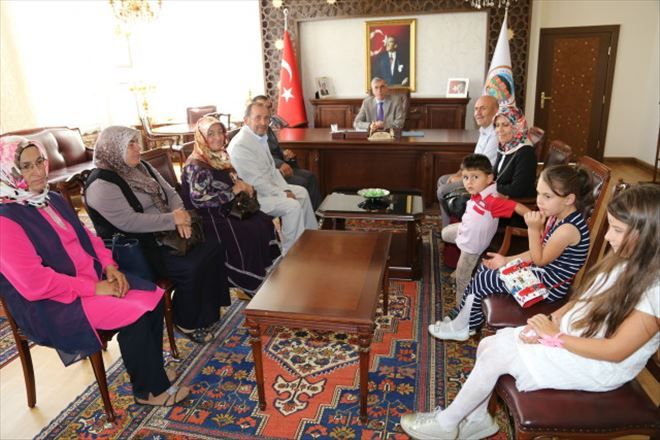 Boğazköy Muhtarı ve Köylülerden Vali Şeref Ataklı ya teşekkür ziyareti.