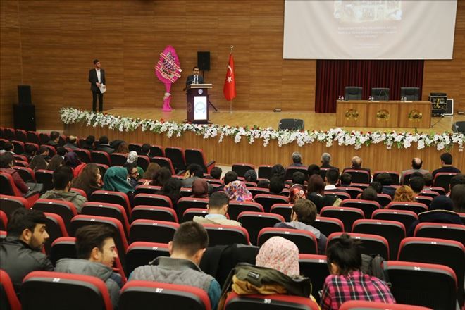Konferansta Mehmet Akif´in Mesleki Kişiliği Anlatıldı 