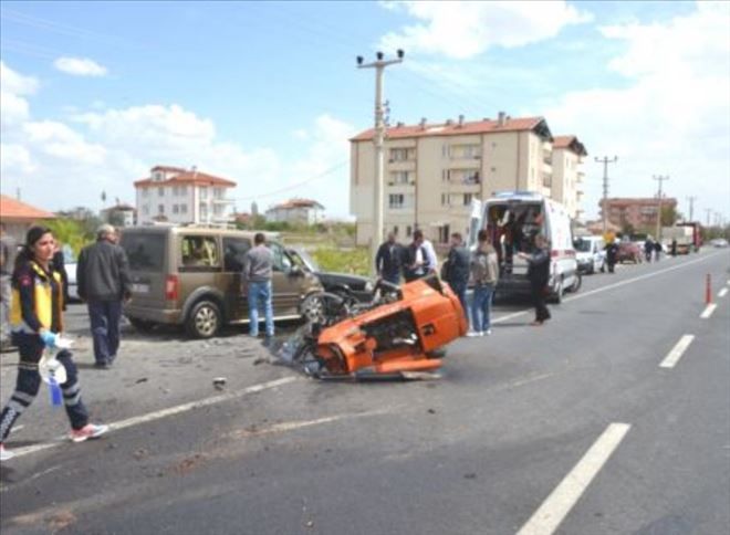 Aksaray Nevşehir Yolu TOKİ kavşağında Kaza 5 Kişi yaralandı