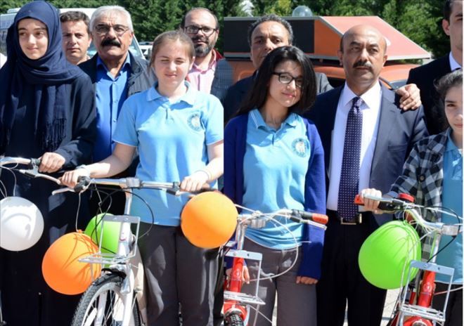 Aksaray´da Lise Öğrencilerine Sağlıklı Yaşam İçin Bisiklet Dağıtıldı