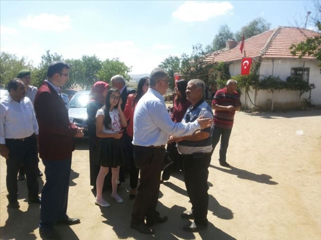 Vali Aykut Pekmez Şehit Aileleri ile bayramlaştı.