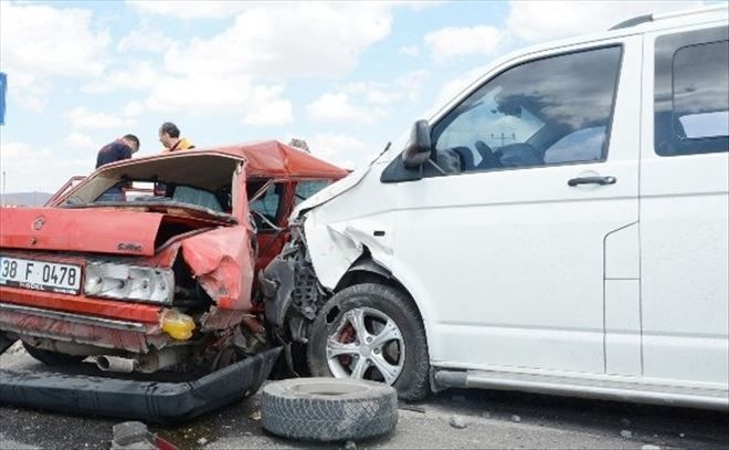 Trafik Kazasında Ölü Sayısı 3´e Yükseldi