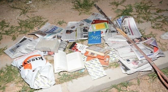 FETÖ´nün kitap ve gazeteleri çöplerden çıkıyor