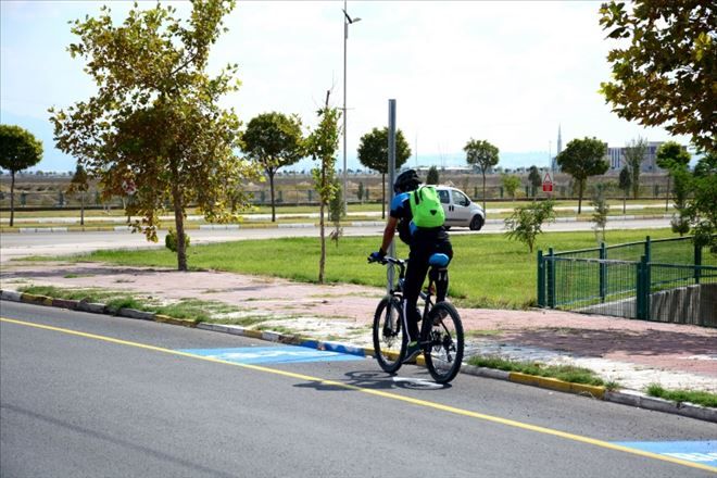 Asfaltı Biten Üniversite Yoluna Bisiklet Yolu Çalışması Yapıldı