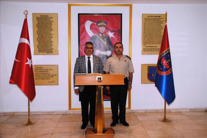 Vali Aykut Pekmez İl Jandarma ve Garnizon Komutanlığını ziyaret etti