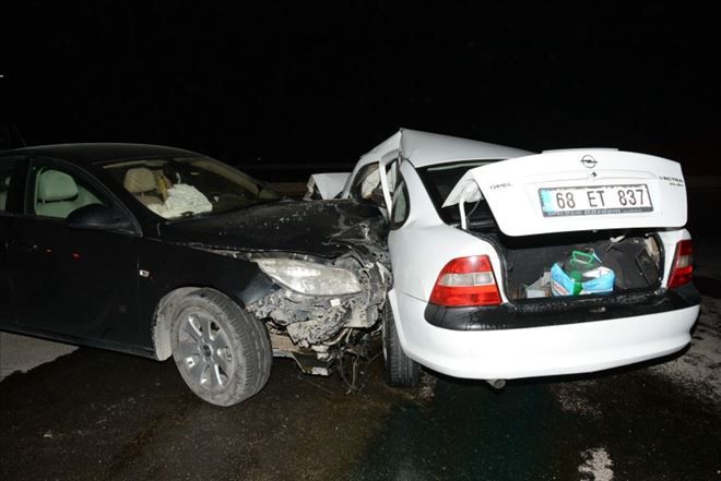 3 Aracın karıştığı kazada 6 kişi yaralandı