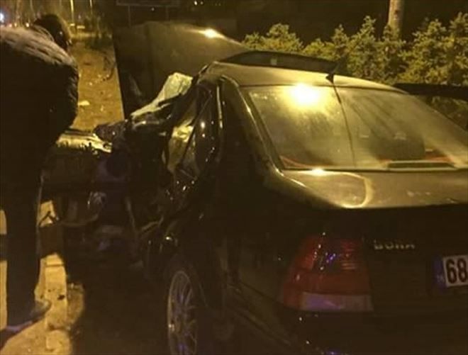 Aksaray Plakalı Aracında Karıştığı kazada 3 kişi yaralandı