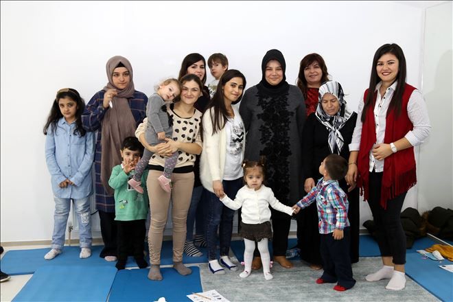Hasibe Yazgı ve İş Kadını Aysun Akkurt Fizyomet Sağlıklı Yaşam Merkezinde Çocukları Ziyaret Etti