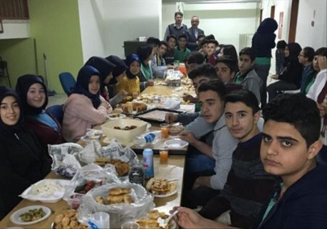 Sağlık Öğrencileri Dersle Kahvaltıyı Birleştirdi