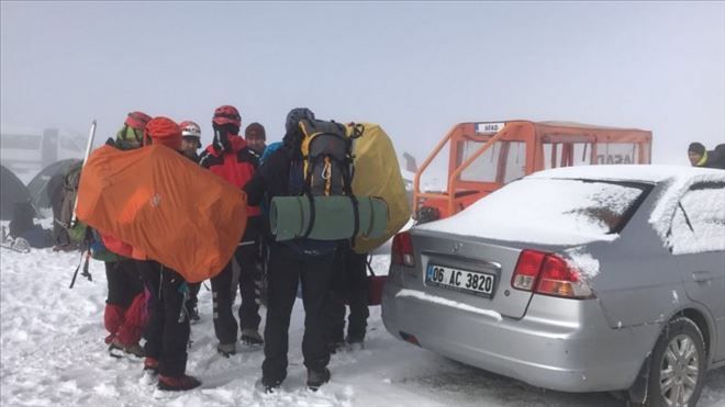 Hasandağında Mahsur kalan dağcılar kurtarıldı