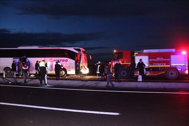 Karapınar´da  yolcu otobüsü kamyona çarptı: 10 yaralı