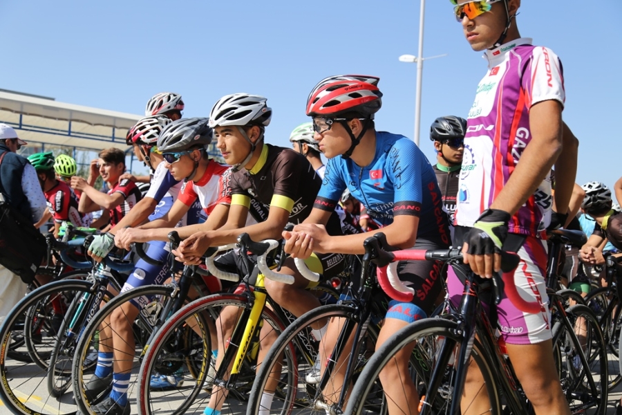 400 Sporcunun Katıldığı Türkiye Bisiklet Şampiyonası Tamamlandı 