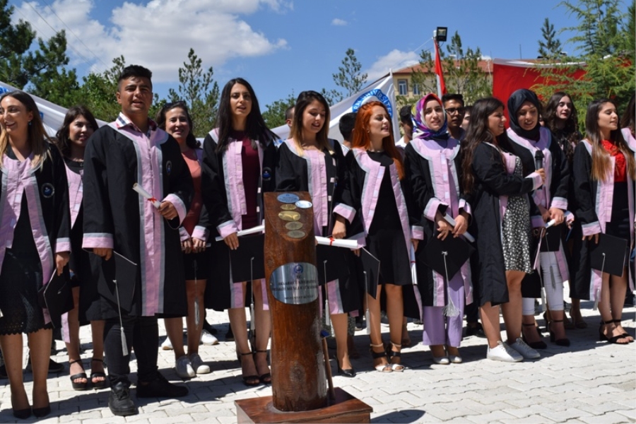 Ortaköy Meslek Yüksek Okulu 24. Mezuniyet Töreni Düzenledi