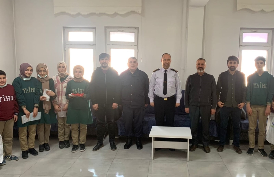 Öğretmen ve Öğrenciler Yeşilova Jandarma Komutanlığını Ziyaret Ettiler