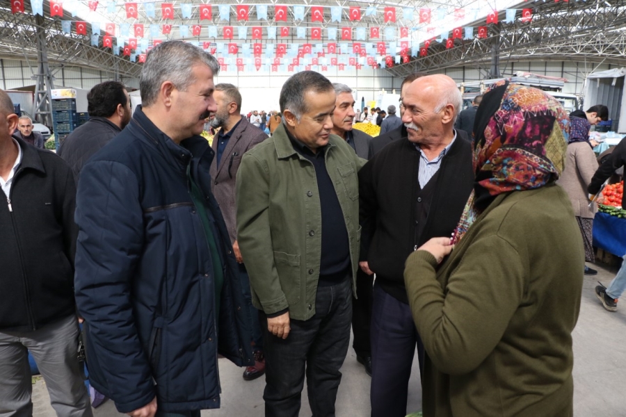 Milletvekili Aydoğdu ve Başkan Altınsoy’dan Semt Pazarı Ziyareti