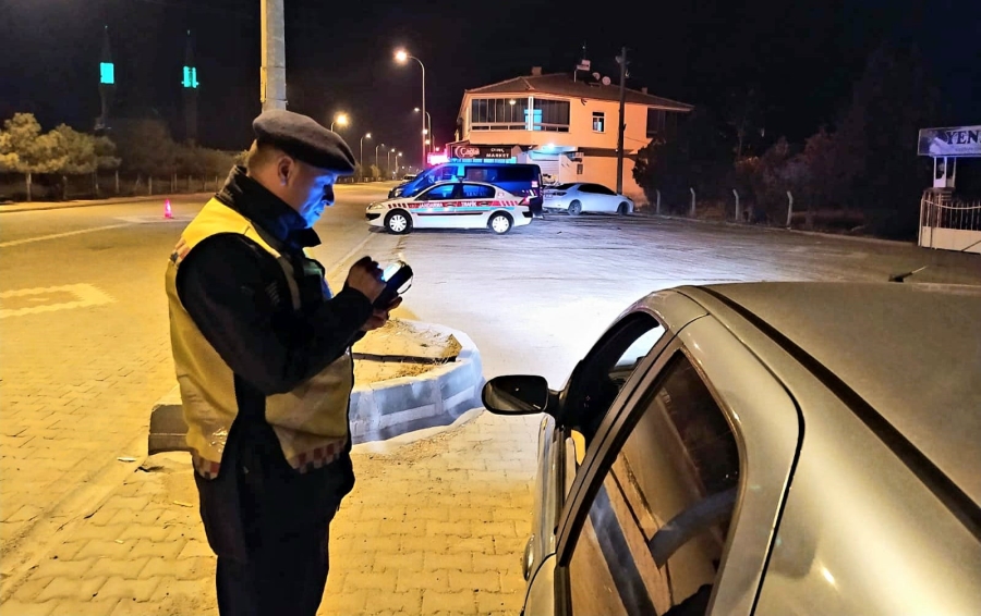 Aksaray Jandarması Sürücüleri Alkol Testinden Geçirdi