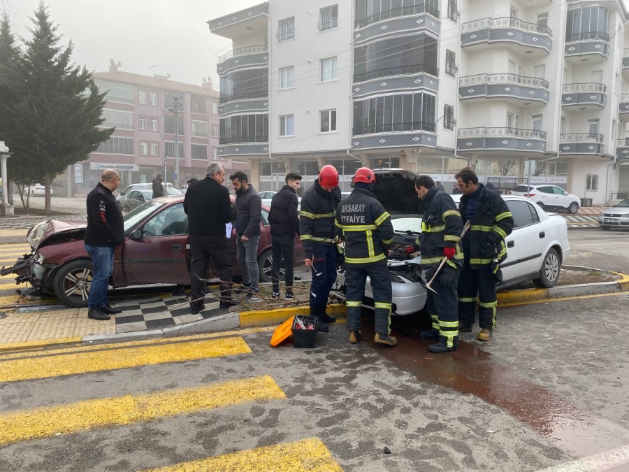 Aksaray Büyük Bölcek Mahallesinde Meydana Gelen Trafik Kazasında 3 Kişi Yaralandı