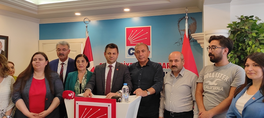 CHP İl Başkanı Ali Abbas Ertürk İstanbul Milletvekili Gürsel Tekin Eskişehir Milletvekili Jale Nur Süllü İle Birlikte Basın Toplantısı Yaptı 