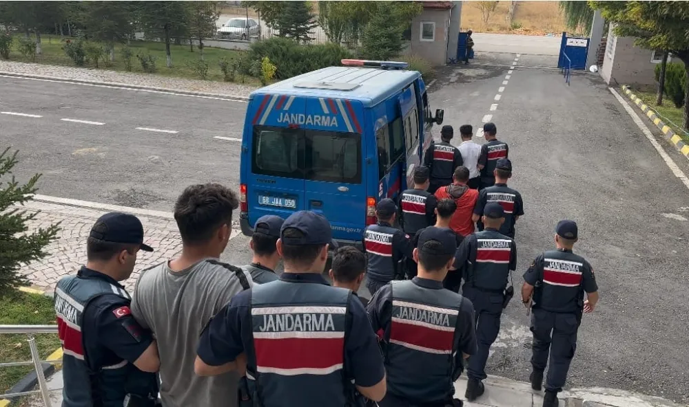 Aksaray’da İş Yerinden Hırsızlık Yapan 5 Kişi Jandarma Ekiplerince Yakalandı