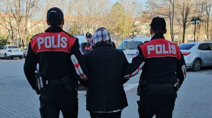 Aksaray’da Çeşitli Suçlardan Aranan 5 Kişi Polis Tarafından Yakalandı