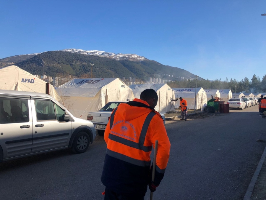 Aksaray Belediyesi Temizlik İşleri Ekipleri Deprem Bölgesinde