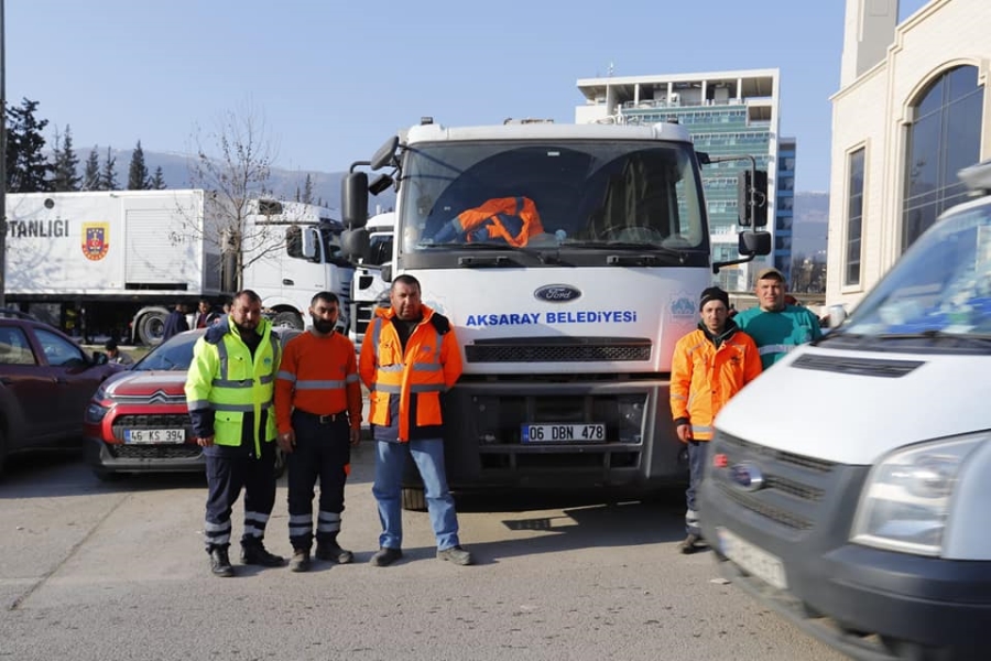 Aksaray Belediyesi Deprem Bölgesinde Temizlik Çalışmalarını Sürdürüyor