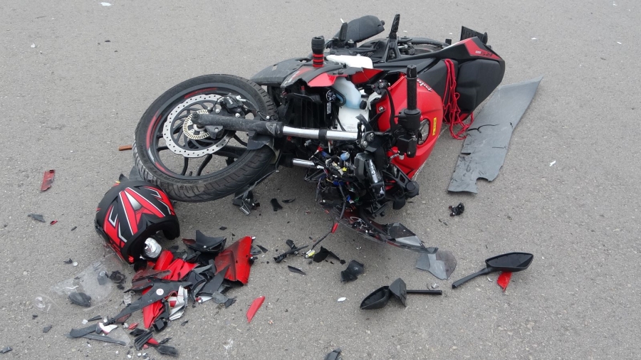 Aksaray da meydana gelen motosiklet kazasında motosiklet sürücüsü ağır yaralandı
