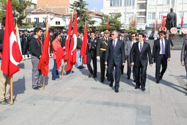 29 Ekim Cumhuriyet Bayramı Aksaray`da düzenlenen törenle kutlandı