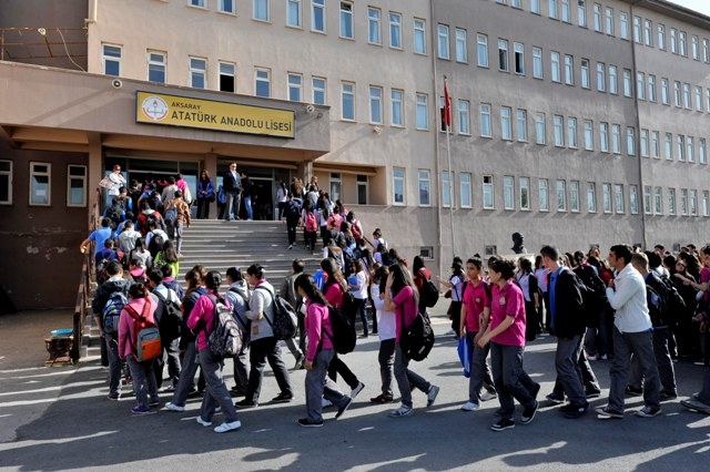Atatürk Anadolu Lisesi, Türkiye`de ilk 10 okul içinde