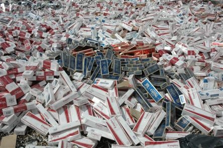 Ceviz kutuları içinde 70 bin paket  kaçak sigara