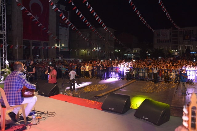 Festivalde İsmail Altunsaray Rüzgârı