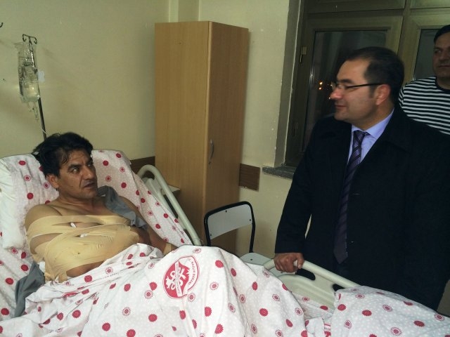 Karabatak Yaralı Komiser`i Hastanede Ziyaret Etti