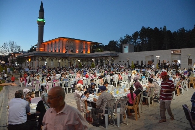 Somuncu Baba`da tarihi bir ramazan akşamı yaşandı