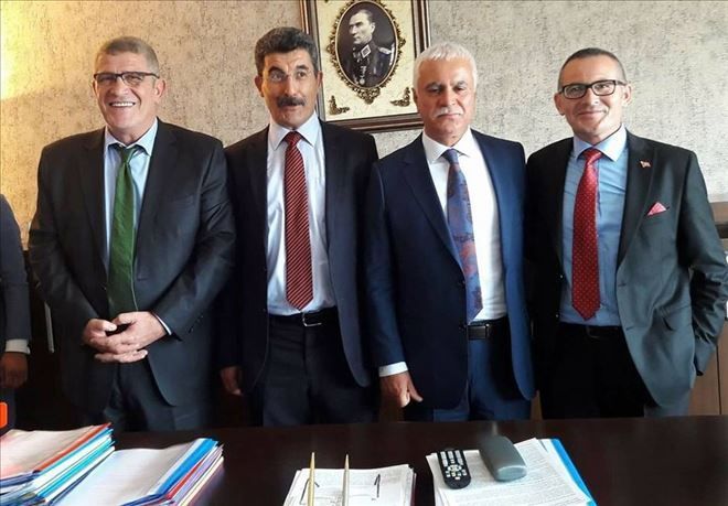 Ayhan Erel Kurulacak yeni parti de kurucular kurul üyeliğine seçildi.