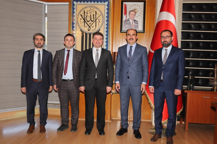 Başkan Dinçer, Konya Büyükşehir ve İlçe Belediyelerini Ziyaret Etti