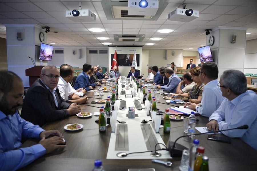 Aydoğdu Başkanlığında DSİ Genel Müdürü Mevlüt Aydın ve Bürokratlar Aksaray İçin Toplantı Yaptılar