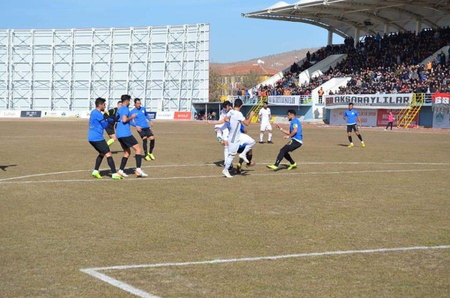 Aksarayspor Rakibini 2-0 Yenerek  Liderlik Koltuğuna Oturdu