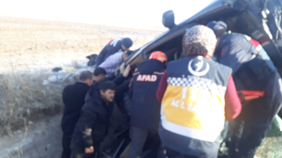 Aksaray’da İki Aracın Karıştığı Kazada 7 Kişi Yaralandı.