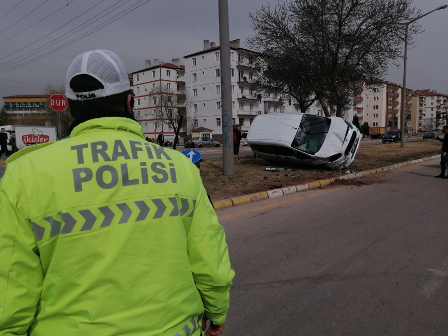 Aksaray Fatih Mahallesinde Meydana Gelen Kazada 2 Kişi Yaralandı 