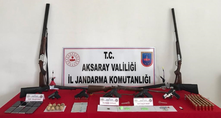 Aksaray Jandarmanın operasyonlarında gözaltına alınan 24 kişiden 6 kişi tutuklandı
