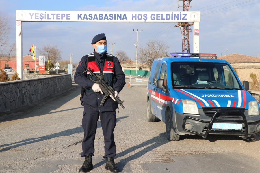 Bu sabah  saat 08 itibarıyla Aksaray merkez Yeşiltepe kasabası da karantina altına alındı
