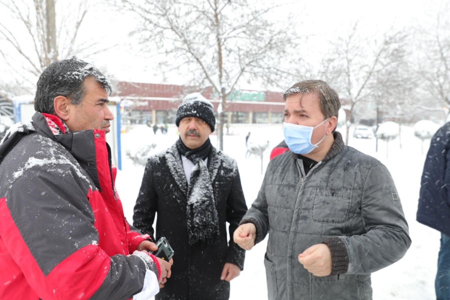 Kardan ve Tipiden Mahsur Kalan 1000 kişi öğrenci yurtlarında ağırlandı