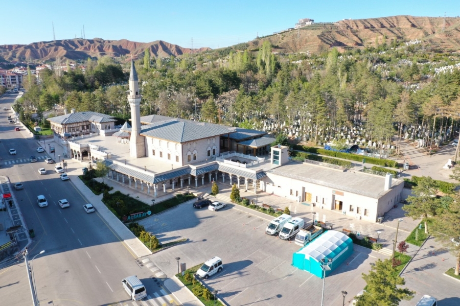 Aksaray Belediyesi Mezarlık Hizmetleri Vatandaşların Takdirini Topluyor