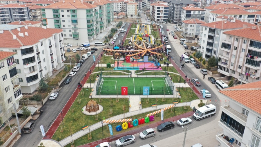 Aksaray’da Parklara 19 Yeni Çok Amaçlı Spor Sahası Yapıldı